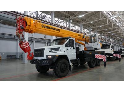 Автокран КС-45717-2Р